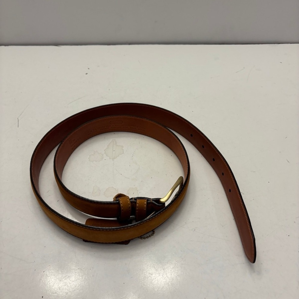 Coach women’s golden tan leather belt - Picture 6 of 7
